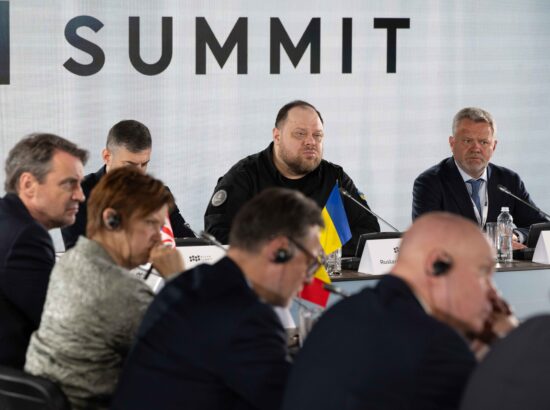 Riigikogu esimees Lauri Hussar osales ka mälestustseremooniale järgnenud Butša tippkohtumisel.