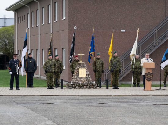 Riigikogu esimees Lauri Hussar osales langenud kaitseväelaste mälestustseremoonial Tapa linnakus.