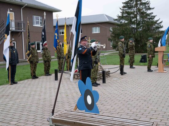Riigikogu esimees Lauri Hussar osales langenud kaitseväelaste mälestustseremoonial Tapa linnakus.