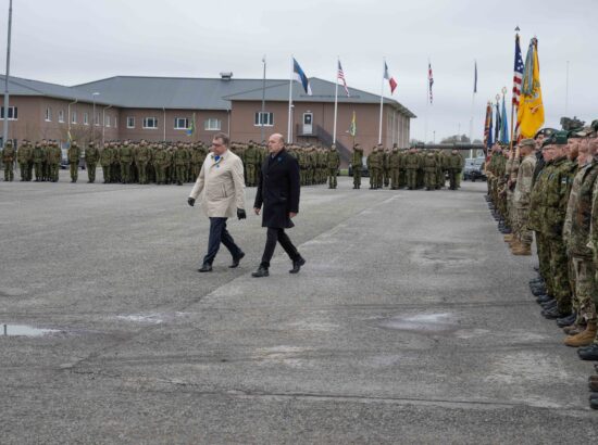 Riigikogu esimees Lauri Hussar osales langenud kaitseväelaste mälestustseremoonial Tapa linnakus.