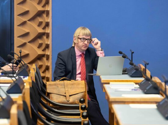 Riigikogus toimus Eesti Konservatiivse Rahvaerakonna fraktsiooni algatatud olulise tähtsusega riikliku küsimuse „Tuuletööstuse pahupoolest“ arutelu.