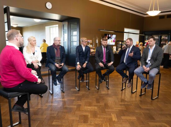 Riigikogu lahtiste uste päev.