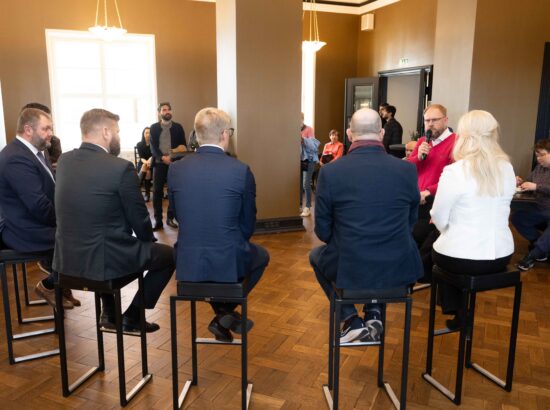 Riigikogu lahtiste uste päev.