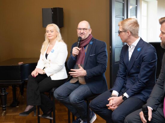 Riigikogu lahtiste uste päev.