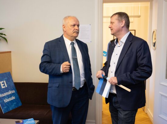 Riigikogu lahtiste uste päev.