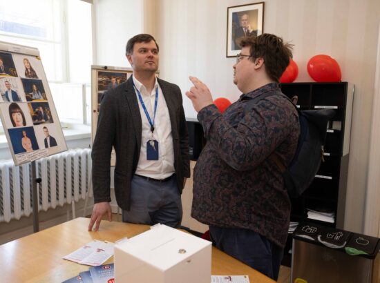 Riigikogu lahtiste uste päev.