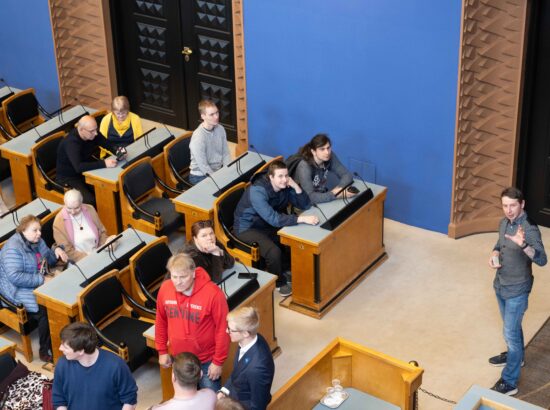 Riigikogu lahtiste uste päev.