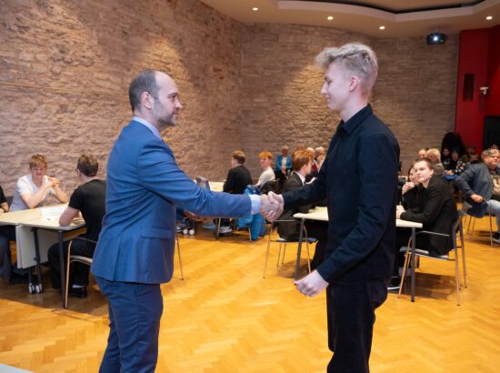 Riigikogu lahtiste uste päev.