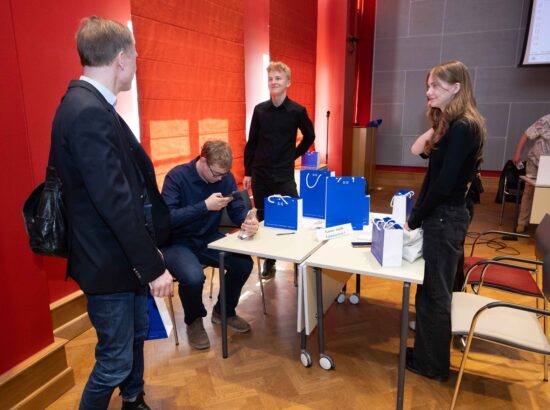 Riigikogu lahtiste uste päev.