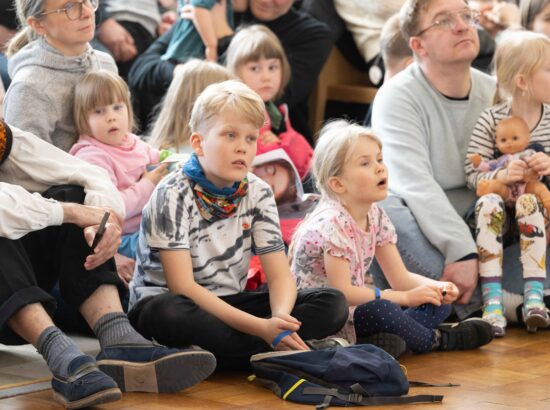 Riigikogu lahtiste uste päev.