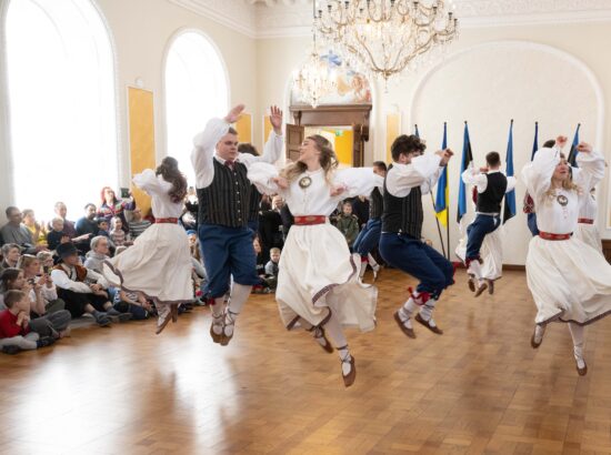 Riigikogu lahtiste uste päev.