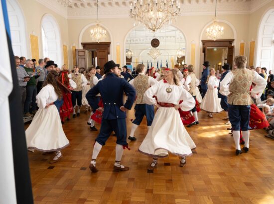 Riigikogu lahtiste uste päev.