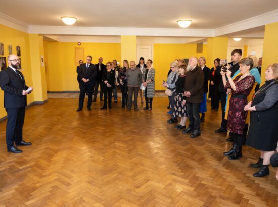 Fotonäitus „Ema“ on pühendatud Ukraina emadele, kes andsid tuleviku ja vabaduse nimel kõige kallima – oma pojad.