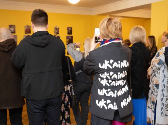 Fotonäitus „Ema“ on pühendatud Ukraina emadele, kes andsid tuleviku ja vabaduse nimel kõige kallima – oma pojad.