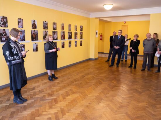 Fotonäitus „Ema“ on pühendatud Ukraina emadele, kes andsid tuleviku ja vabaduse nimel kõige kallima – oma pojad.
