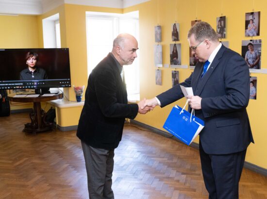 Fotonäitus „Ema“ on pühendatud Ukraina emadele, kes andsid tuleviku ja vabaduse nimel kõige kallima – oma pojad.