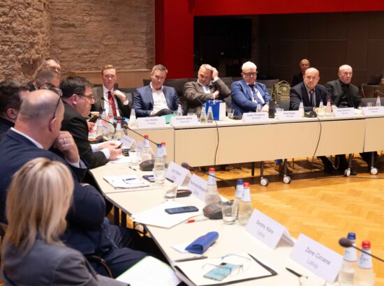 Põhja- ja Läänemeremaade parlamentide kaitsekomisjonide juhtide julgeoleku ja riigikaitse foorum.