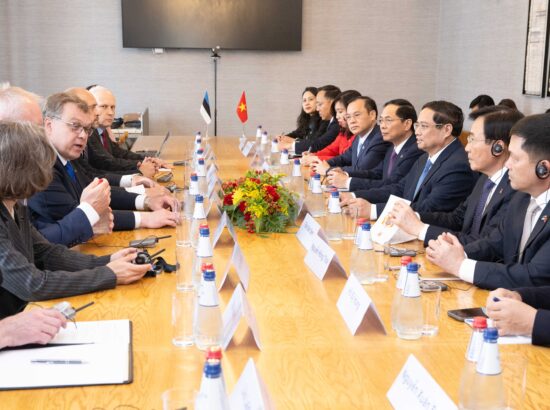 Riigikogu esimees Lauri Hussar kohtus Vietnami peaministri Phạm Minh Chínhiga.