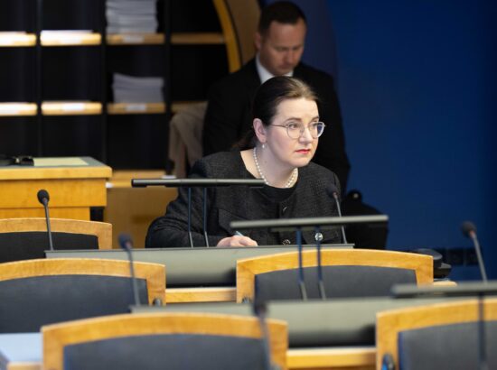Riigikogus ei leidnud täna toetust 42 Riigikogu liikme umbusalduse avaldamise nõue justiits-ja digiministminister Liisa Pakostale.