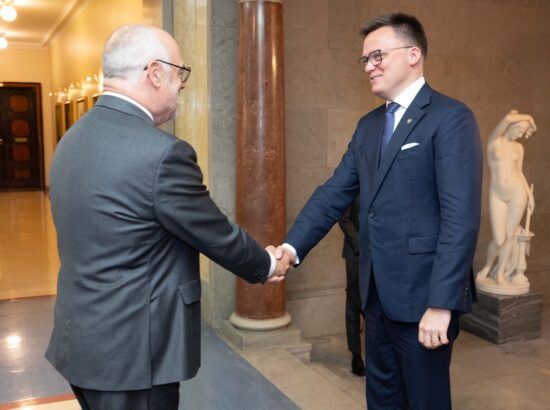 Poola Seimi esimees Szymon Hołownia kohtus president Alar Karisega.