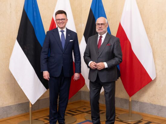 Poola Seimi esimees Szymon Hołownia kohtus president Alar Karisega.