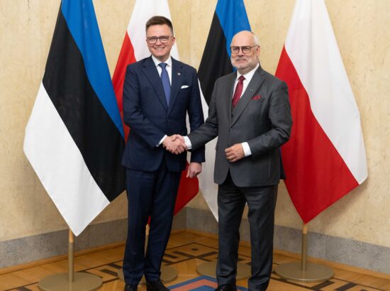 Poola Seimi esimees Szymon Hołownia kohtus president Alar Karisega.