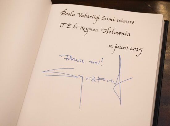 Poola Seimi esimees Szymon Hołownia kohtus president Alar Karisega.