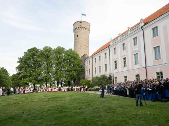 XXVIII laulu- ja XXI tantsupeole „Iseoma“ pühendatud riigilipu heiskamise tseremoonia Kuberneri aias
