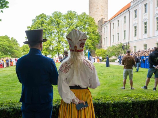 XXVIII laulu- ja XXI tantsupeole „Iseoma“ pühendatud riigilipu heiskamise tseremoonia Kuberneri aias
