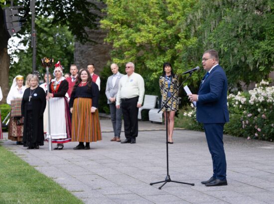 XXVIII laulu- ja XXI tantsupeole „Iseoma“ pühendatud riigilipu heiskamise tseremoonia Kuberneri aias