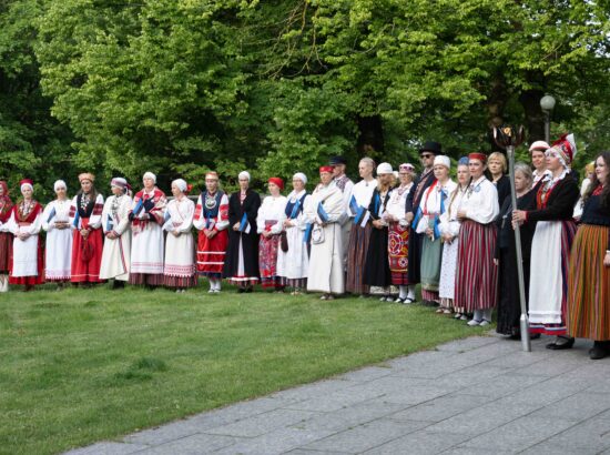 XXVIII laulu- ja XXI tantsupeole „Iseoma“ pühendatud riigilipu heiskamise tseremoonia Kuberneri aias