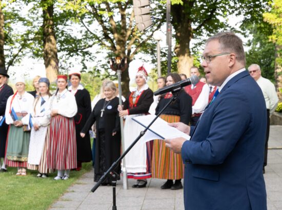 XXVIII laulu- ja XXI tantsupeole „Iseoma“ pühendatud riigilipu heiskamise tseremoonia Kuberneri aias