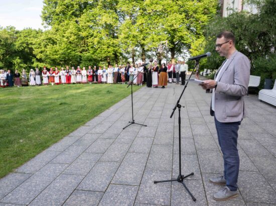 XXVIII laulu- ja XXI tantsupeole „Iseoma“ pühendatud riigilipu heiskamise tseremoonia Kuberneri aias
