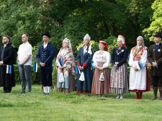 XXVIII laulu- ja XXI tantsupeole „Iseoma“ pühendatud riigilipu heiskamise tseremoonia Kuberneri aias