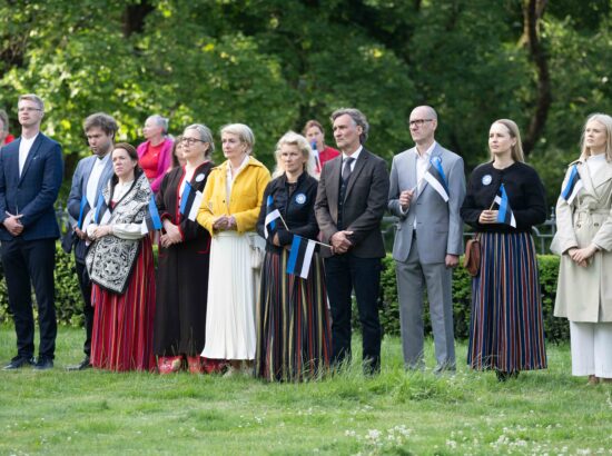XXVIII laulu- ja XXI tantsupeole „Iseoma“ pühendatud riigilipu heiskamise tseremoonia Kuberneri aias