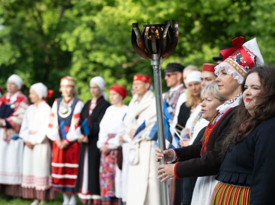 XXVIII laulu- ja XXI tantsupeole „Iseoma“ pühendatud riigilipu heiskamise tseremoonia Kuberneri aias