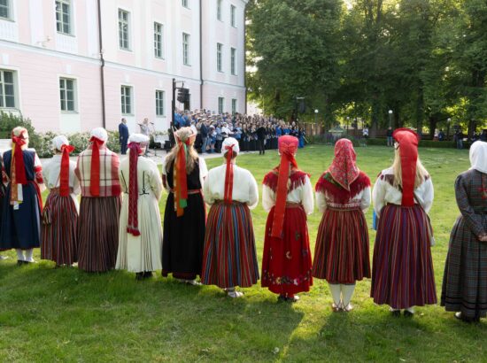 XXVIII laulu- ja XXI tantsupeole „Iseoma“ pühendatud riigilipu heiskamise tseremoonia Kuberneri aias