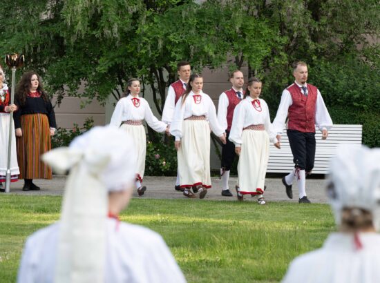 XXVIII laulu- ja XXI tantsupeole „Iseoma“ pühendatud riigilipu heiskamise tseremoonia Kuberneri aias