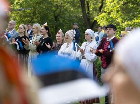 XXVIII laulu- ja XXI tantsupeole „Iseoma“ pühendatud riigilipu heiskamise tseremoonia Kuberneri aias