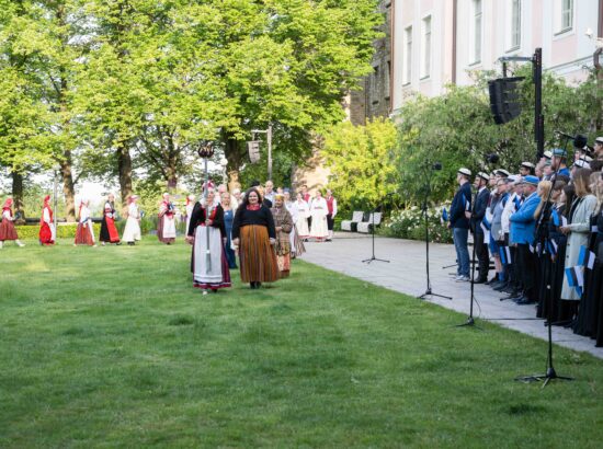 XXVIII laulu- ja XXI tantsupeole „Iseoma“ pühendatud riigilipu heiskamise tseremoonia Kuberneri aias