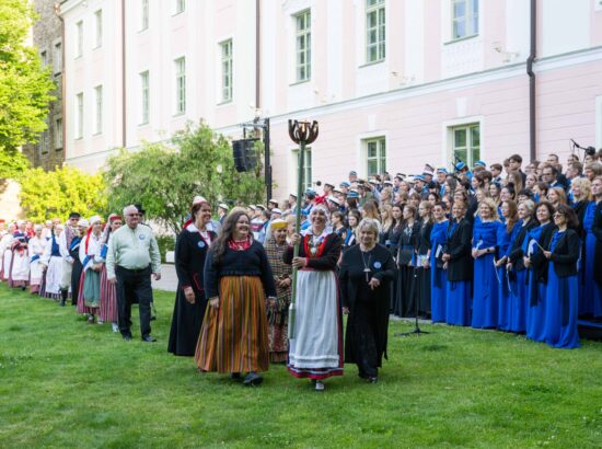 XXVIII laulu- ja XXI tantsupeole „Iseoma“ pühendatud riigilipu heiskamise tseremoonia Kuberneri aias