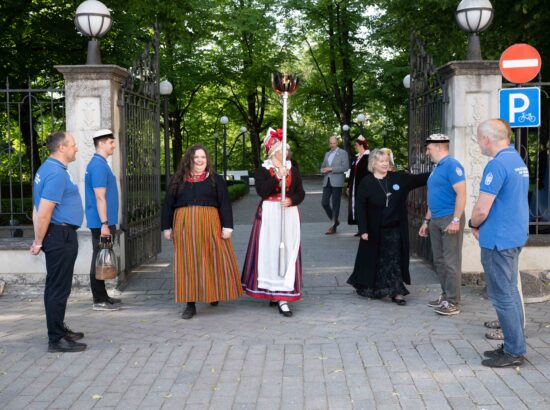 XXVIII laulu- ja XXI tantsupeole „Iseoma“ pühendatud riigilipu heiskamise tseremoonia Kuberneri aias