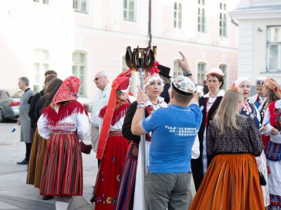 XXVIII laulu- ja XXI tantsupeole „Iseoma“ pühendatud riigilipu heiskamise tseremoonia Kuberneri aias
