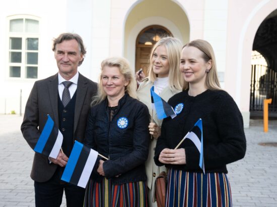 XXVIII laulu- ja XXI tantsupeole „Iseoma“ pühendatud riigilipu heiskamise tseremoonia Kuberneri aias