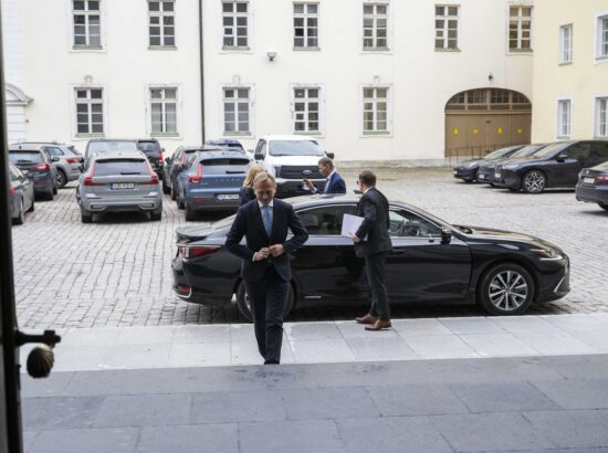 Riigikogus pidas kõne Euroopa Komisjoni eelarve, pettusevastase võitluse ja avaliku halduse volinik Piotr Serafin.