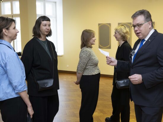 Sirja-Liisa Eelma isikunäituse „Helios“ avamine.