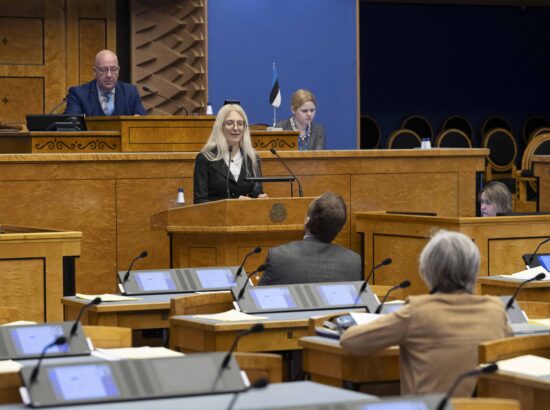 Riigikogu arutas olulise tähtsusega riikliku küsimusena kodanikuühiskonna arengut, demokraatia olukorda ning kollektiivsete pöördumiste rolli