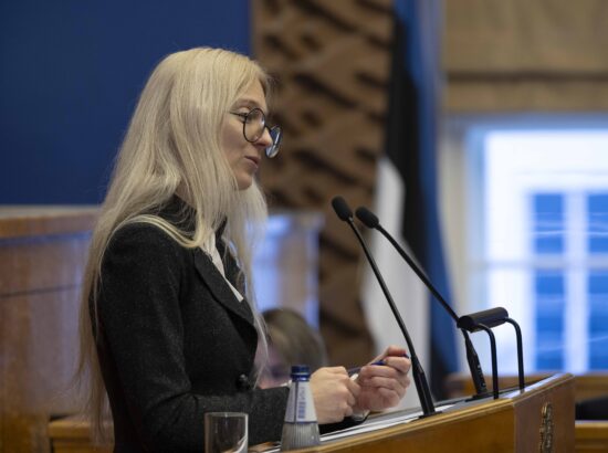 Riigikogu arutas olulise tähtsusega riikliku küsimusena kodanikuühiskonna arengut, demokraatia olukorda ning kollektiivsete pöördumiste rolli