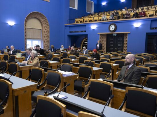 Riigikogu arutas olulise tähtsusega riikliku küsimusena kodanikuühiskonna arengut, demokraatia olukorda ning kollektiivsete pöördumiste rolli