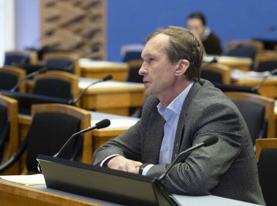 Riigikogu arutas olulise tähtsusega riikliku küsimusena kodanikuühiskonna arengut, demokraatia olukorda ning kollektiivsete pöördumiste rolli